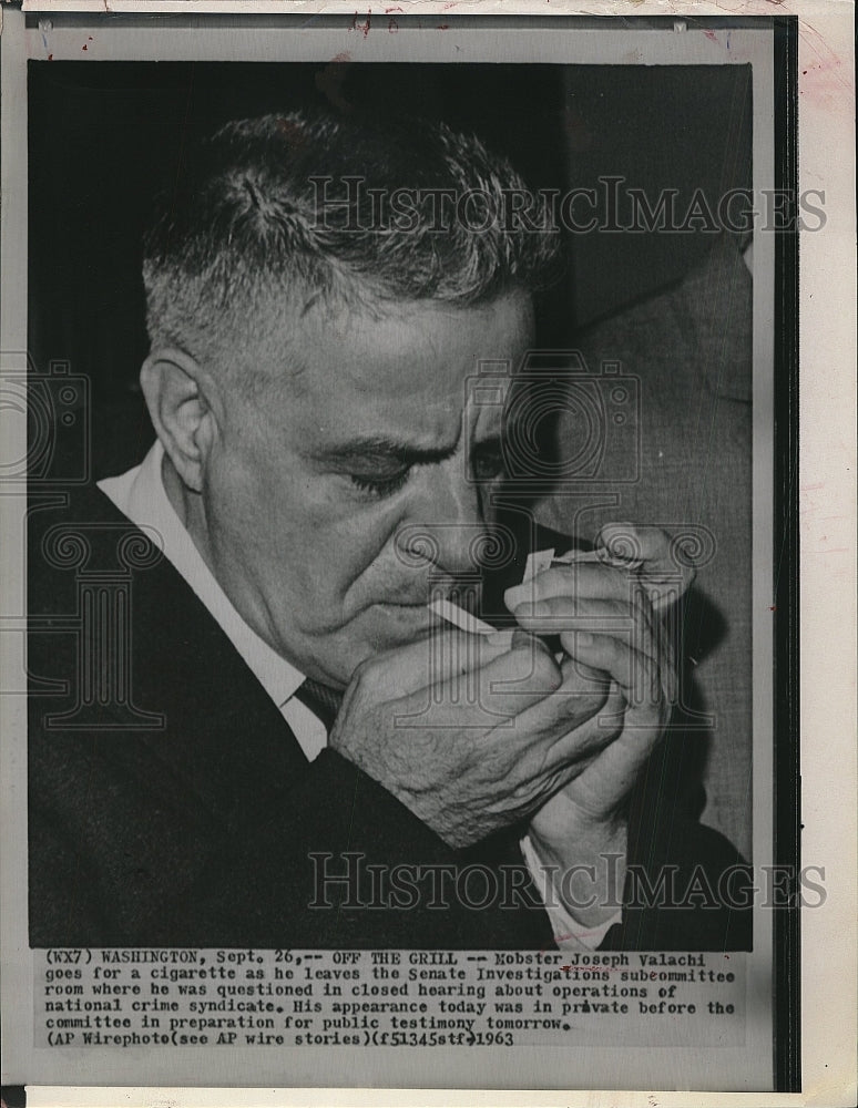 1963 Press Photo Mobster Joseph Valachi Leaving Senate Invesigations - Historic Images