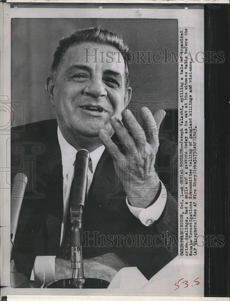 1963 Press Photo Joseph Valach at witness table before Senate Investigations - Historic Images