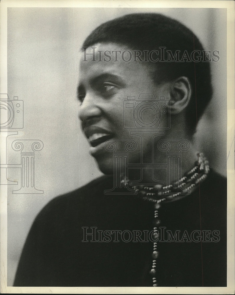 1964 Press Photo Miriam Makeba South African Singer Songwriter Arie Crown - Historic Images