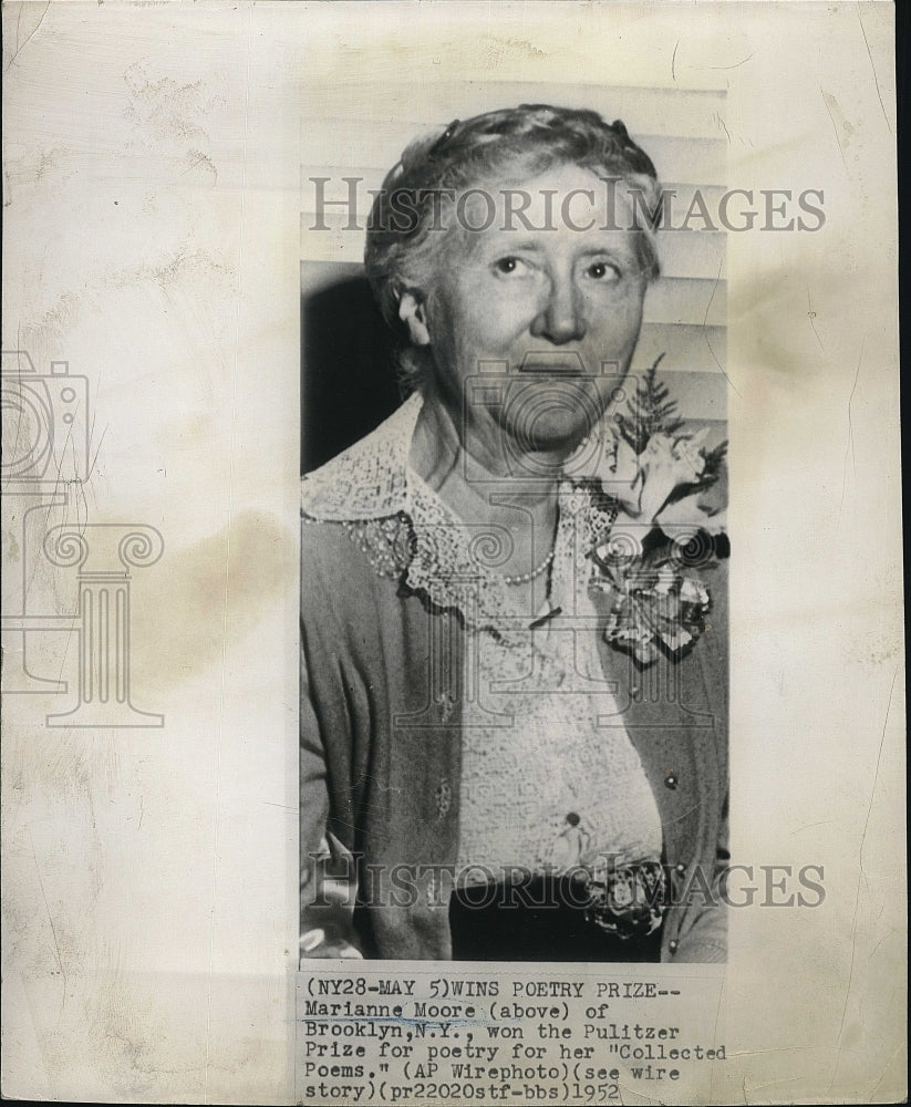 1952 Press Photo Poet Mariane Moore, won the Pulitzer Award for poetry. - Historic Images