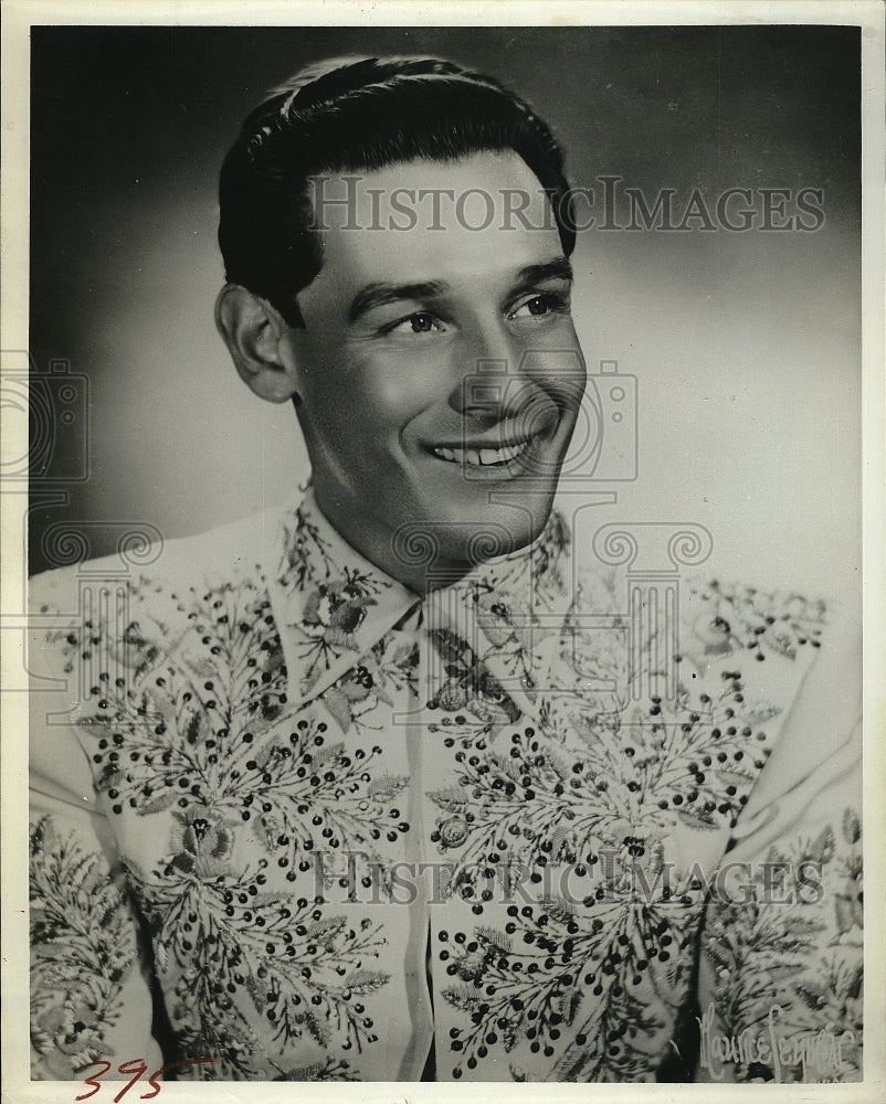 1963 Press Photo Tito Guizar, Connoisseur - Historic Images