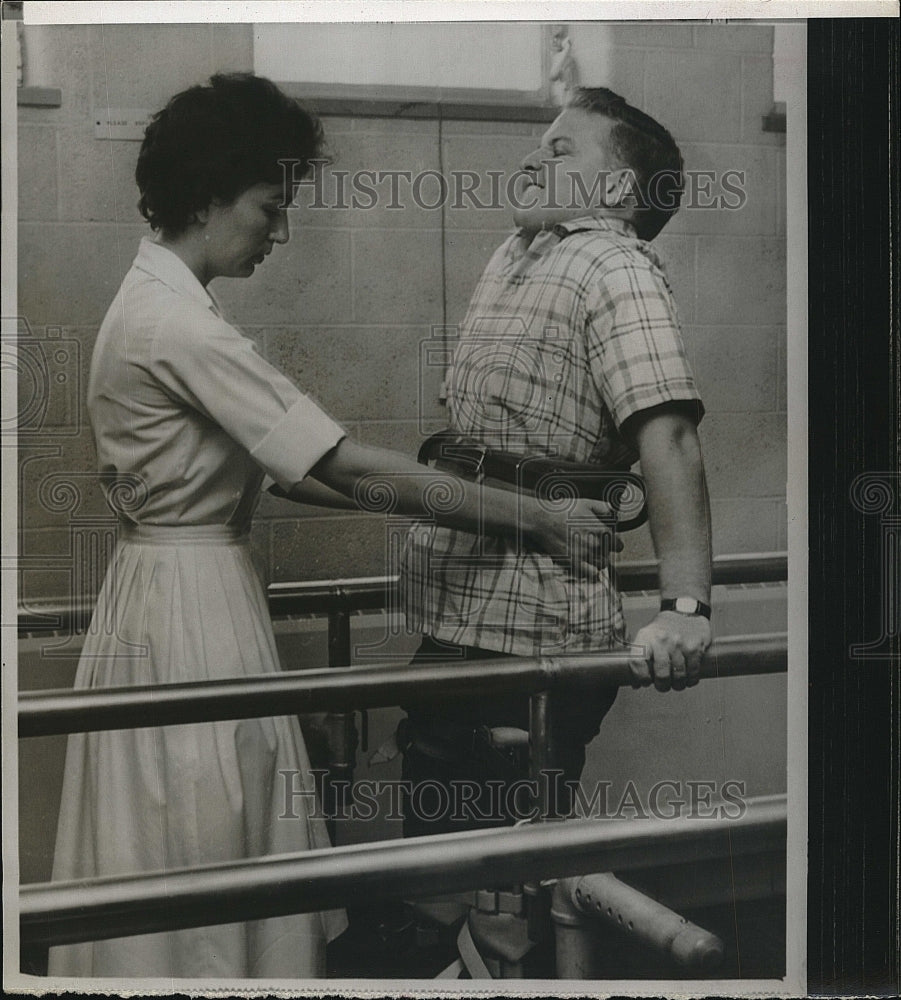 1962 Press Photo Circus Performer Mario Wallenda Recovers From 40 Foot Fall - Historic Images