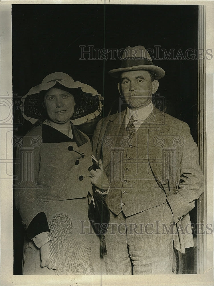 1931 Press Photo Gov. Rolph Tom Mooney's mother, Grace at his pardon application - Historic Images