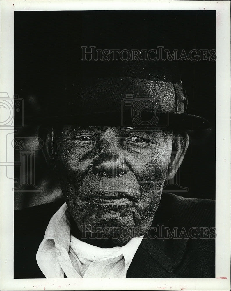 1981 Press Photo Victoria Martin Nursing Home Works Hard - Historic Images