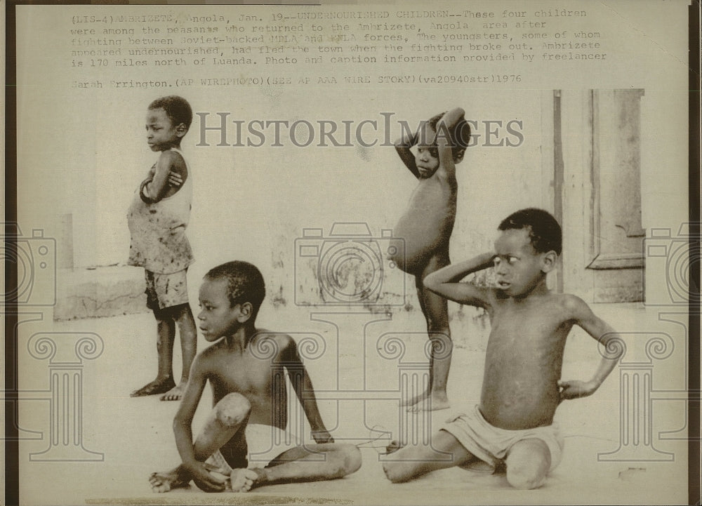 1976 Press Photo Four peasant children in the village Ambrizete, Angola - Historic Images