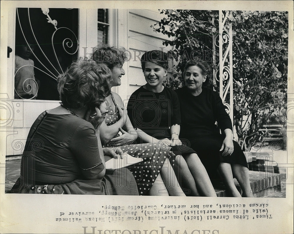 Press Photo Loras Carrell interviewing Helexa Wallenda. - Historic Images