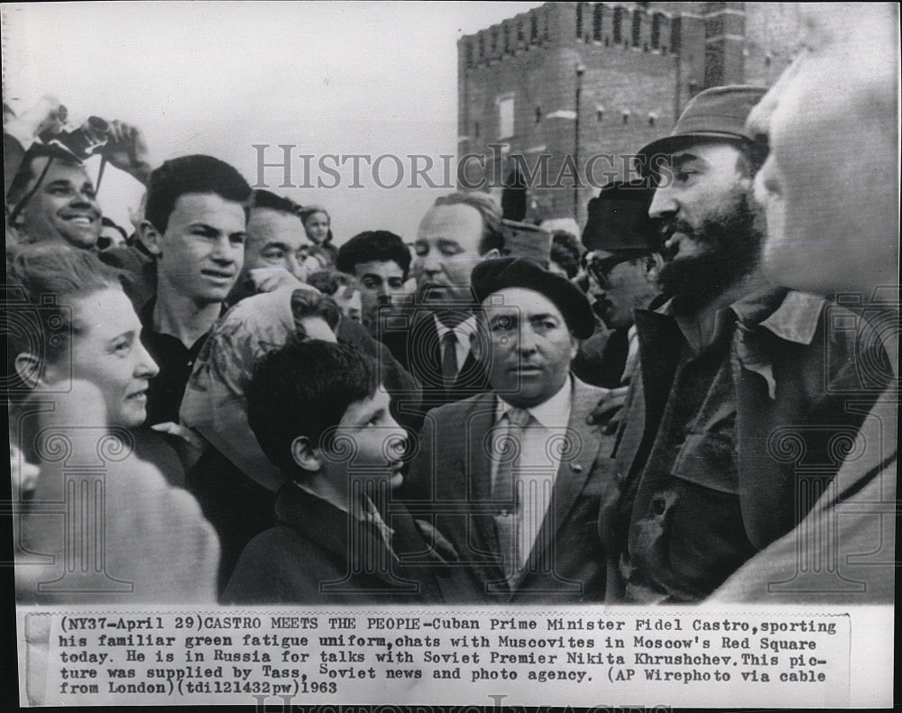 1963 Press Photo Cuban Dictator Fidel Castro in Red Square, Moscow Russia - Historic Images