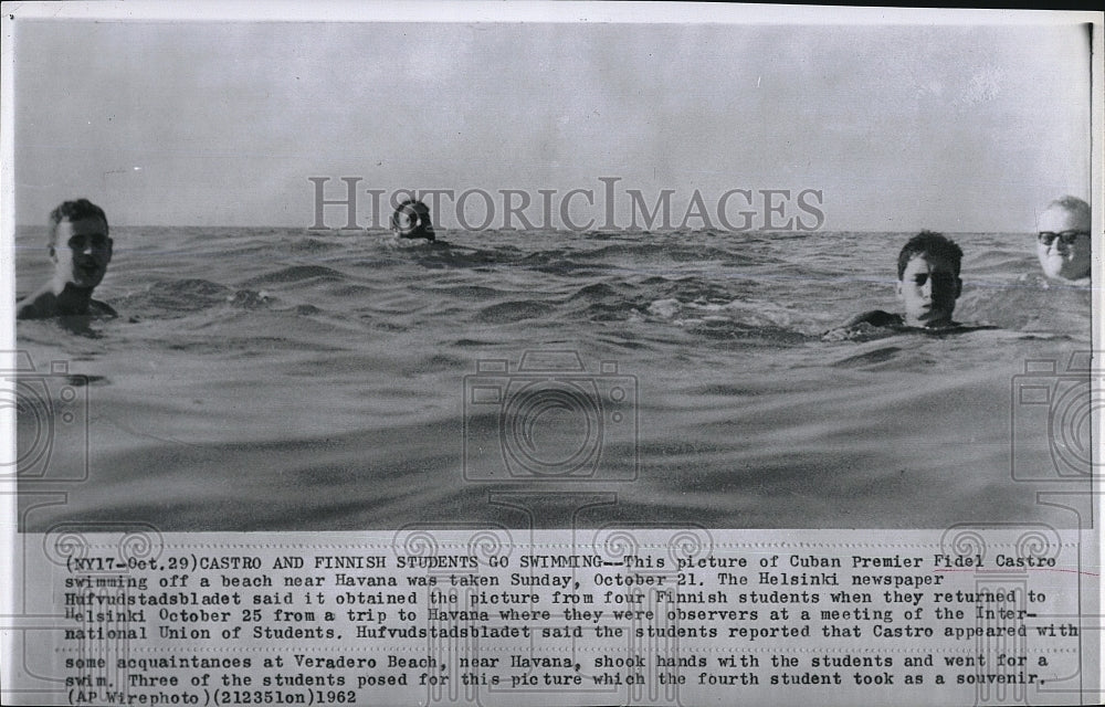 1962 Press Photo Cuban Premier Fidel Castro, Finnish Students Go Swimming - Historic Images