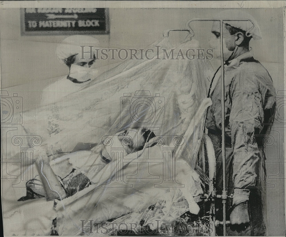 1967 Press Photo Louis Washkansky, received a second Cobalt Treatment. - Historic Images