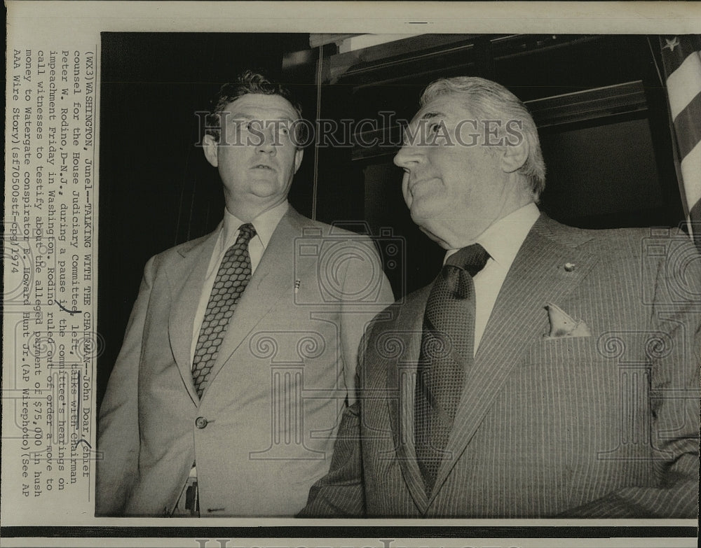 1974 Press Photo John Doar Chief Counsel House Judiciary Committeee Peter W. - Historic Images