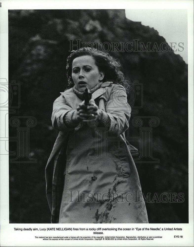 1981 Press Photo Scene From Eye Of The Needle Film With Actor Kate Nelligan - Historic Images