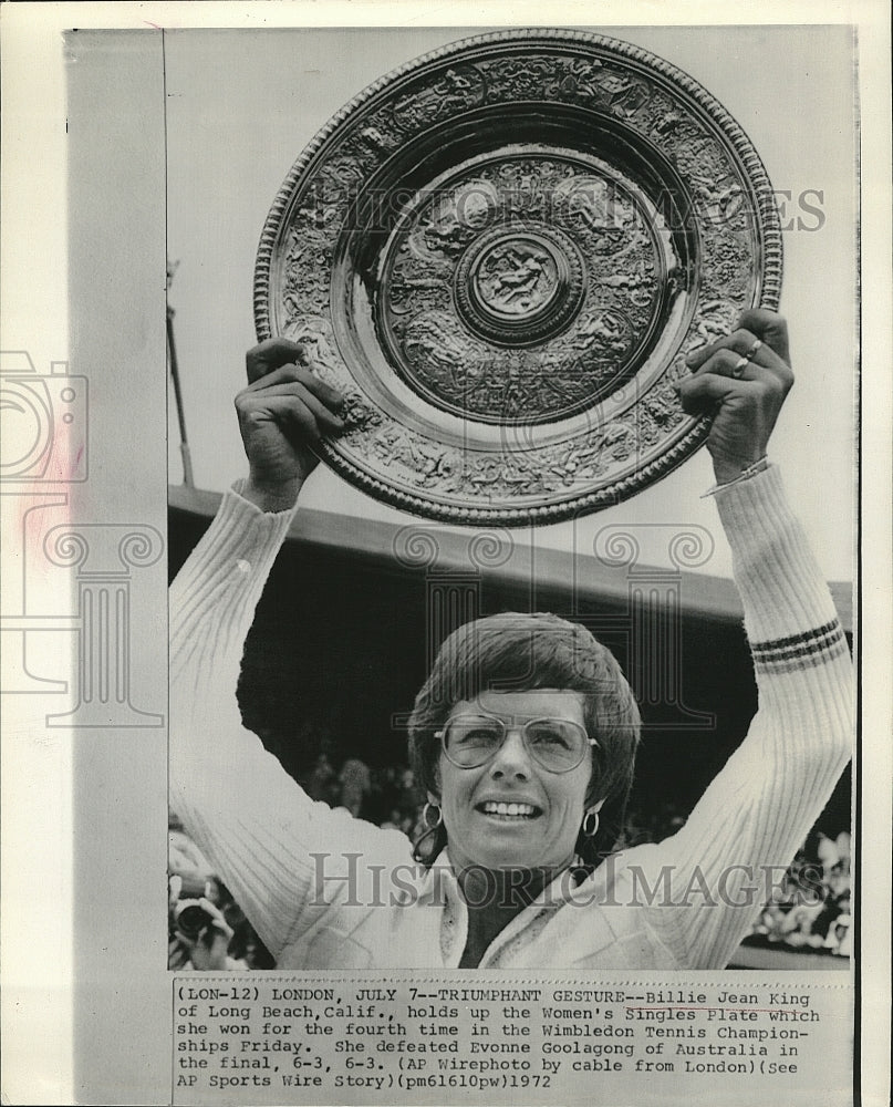 1972 Press Photo Billie Jean King wins Women's Singles for 4th time at Wimbledon - Historic Images