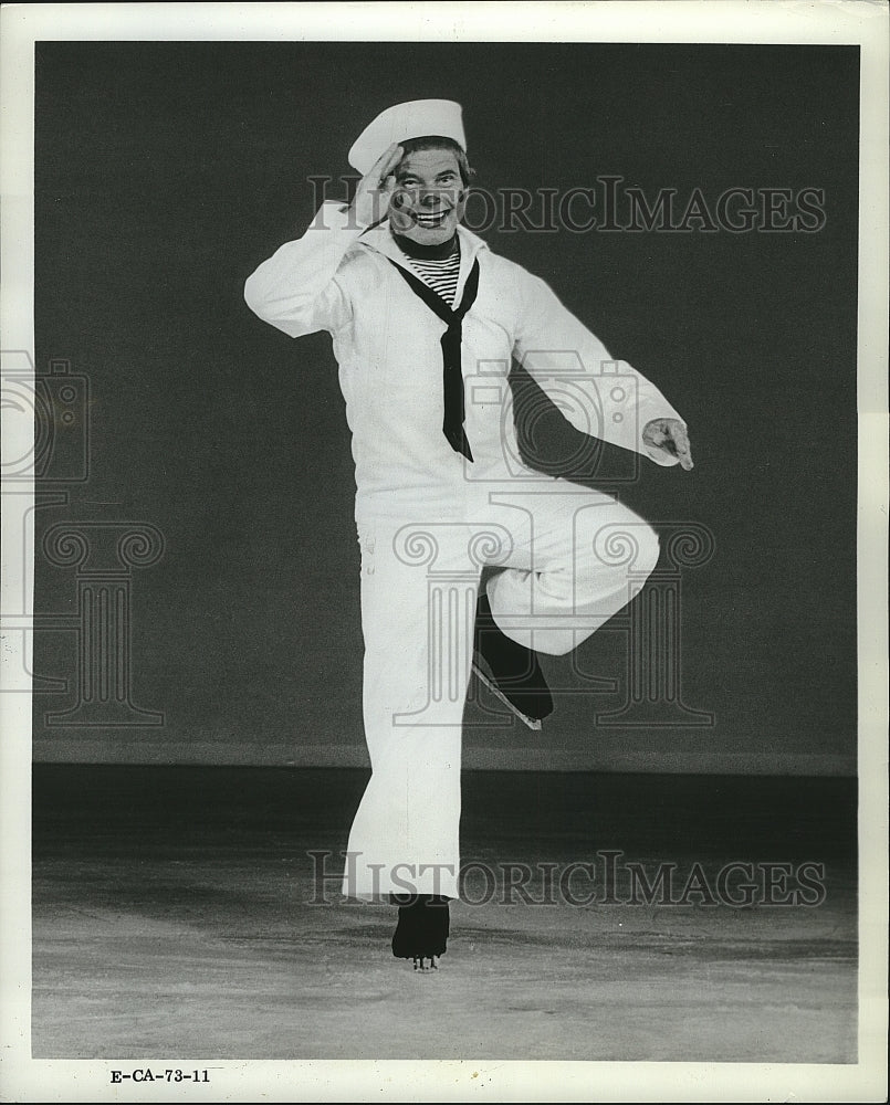 1973 Press Photo comic ice skater Freddie Trenkler performing in Ice Capades - Historic Images