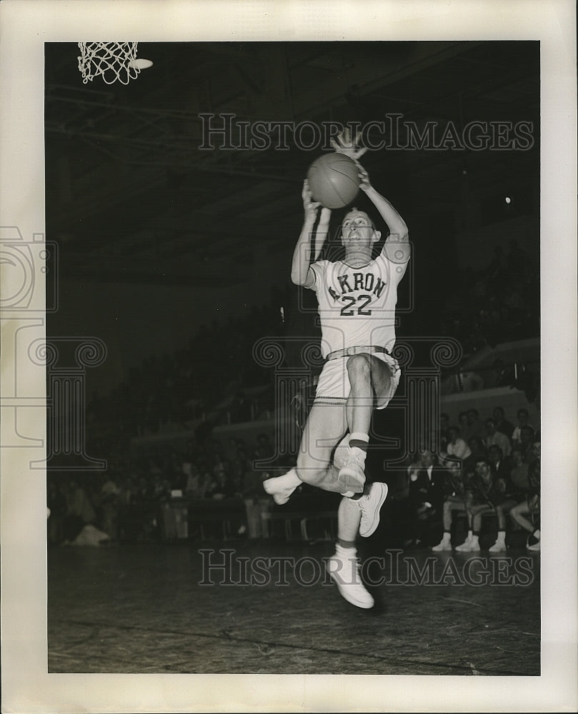 1956 Press Photo Akron basketball player Harry Hankins - Historic Images