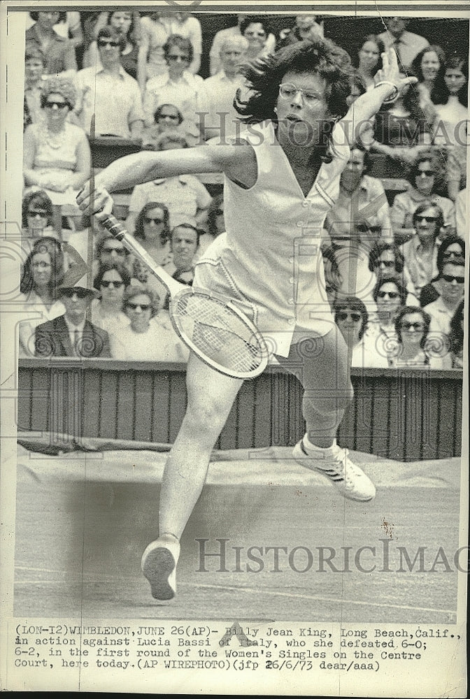 1973 Press Photo Billie Jean King at Wimbledon Tennis - Historic Images
