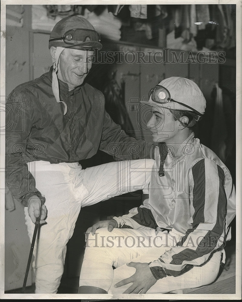 1960 Press Photo Jockey Claude Hooper  &amp; Barry DeSpirito at Narragansett Park - Historic Images