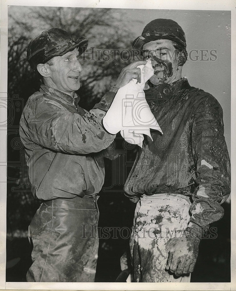 1953 Press Photo Jockey Claude Hooper  &amp; Eddie Joyce at Suffolk Downs - Historic Images