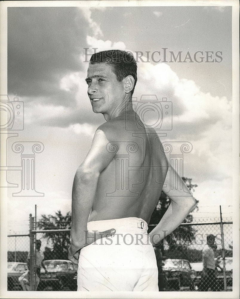 1964 Press Photo Jockey Henry Wajda at Suffolk Downs - Historic Images