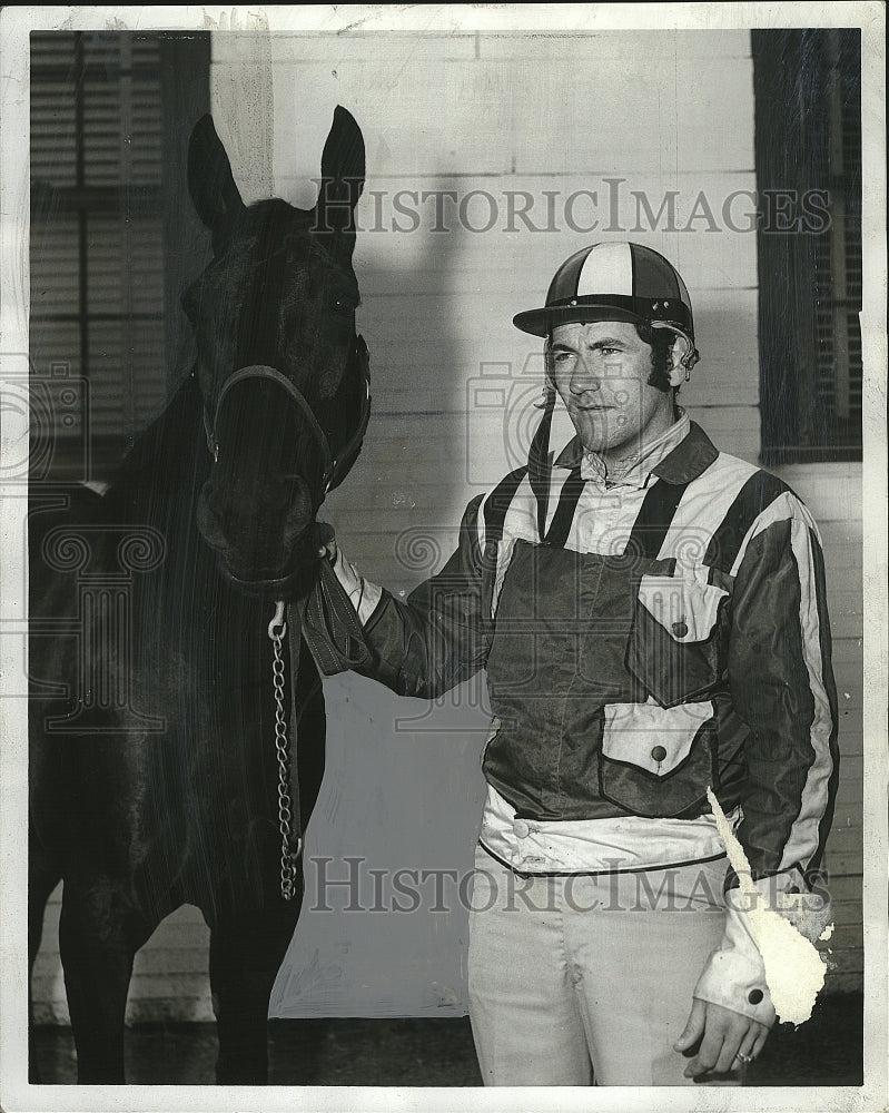 Press Photo Jockey James Winters &amp; horse High Spike - Historic Images