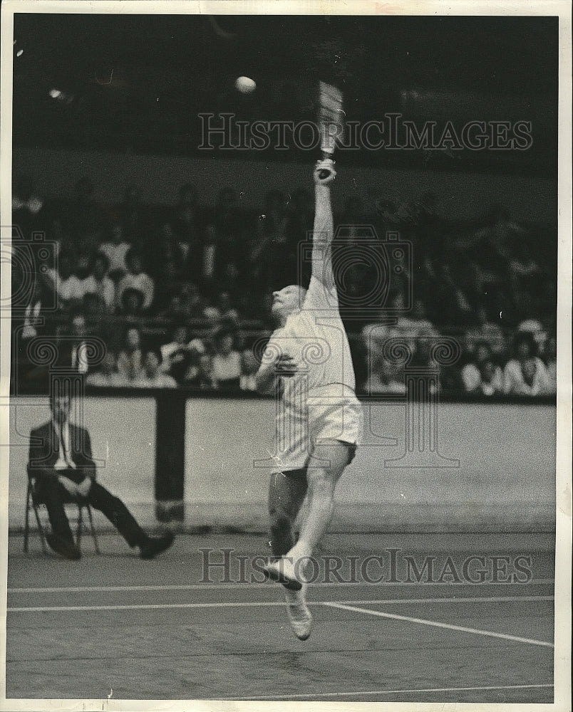 1963 Press Photo Rod Lever in tennis action at Pacific Northwest match - Historic Images