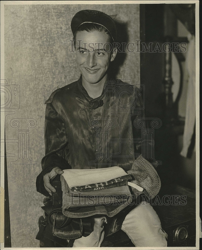 1937 Press Photo Jockey R, Eccard at Narragansett park - Historic Images