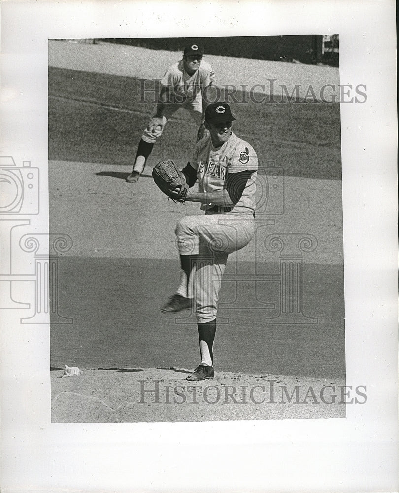 1970 Press Photo Indians pitcher Dean Chance in action - Historic Images