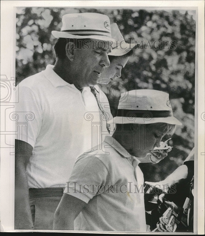 1968 Press Photo Julius Boros with Son Julius Jr., Veteran Pro Golfer - Historic Images