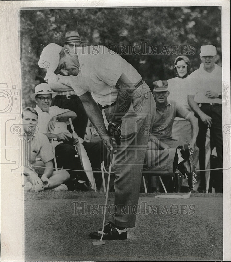 1965 Press Photo Veteran Pro Golfer Julius Boros - Historic Images