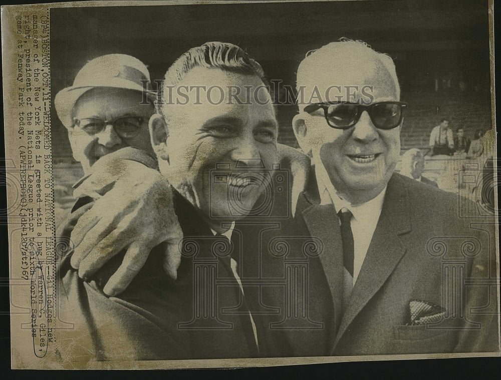 1967 Press Photo New York Mets Manager Gil Hodges w/ Warren C. Giles, Pres. of - Historic Images