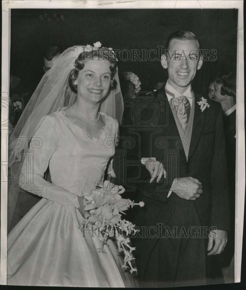 1960 Press Photo Wedding of figure skaters Carol Heiss &amp; Hayes Alan Jenkins - Historic Images