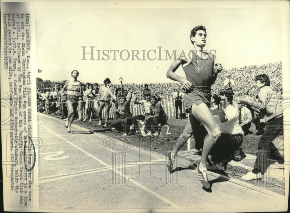 1972 Press Photo Jim Ryun Glenn Cunningham Mile Run - Historic Images