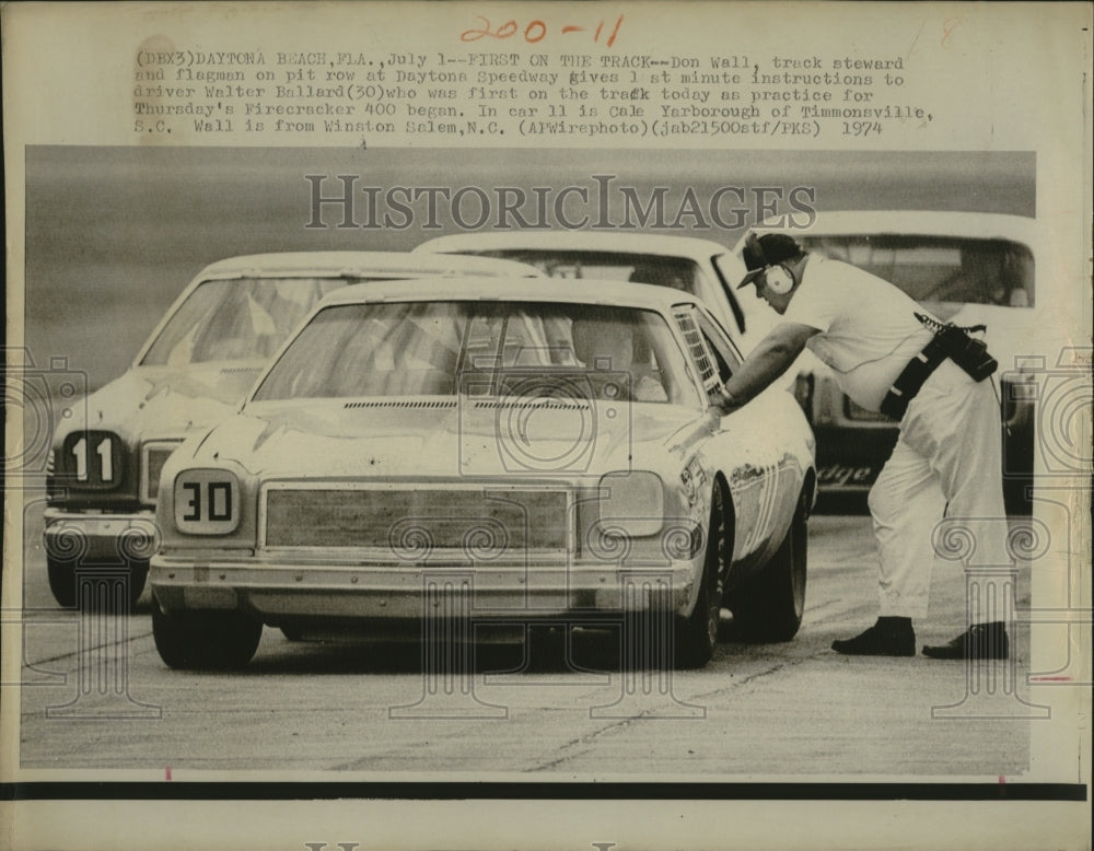 1974 Press Photo Don Wall, Driver Walter Ballard, Daytona Speedway - Historic Images