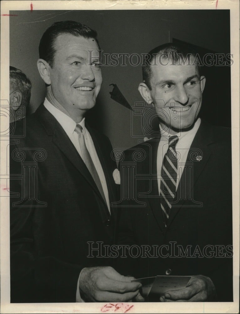 1965 Press Photo Don Garlits Tampa Sports awards Darell Royal - Historic Images