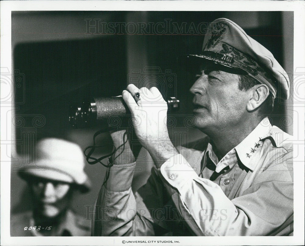 1977 Press Photo Gregory Peck Stars In &quot;MacArthur&quot; - Historic Images