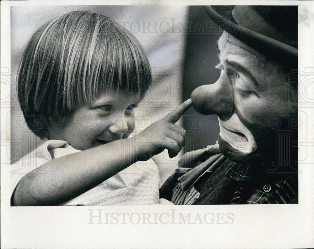 1965 Press Photo Cristiani Brothers Circus Yvonne Savoy Clown Alex Mentler - Historic Images