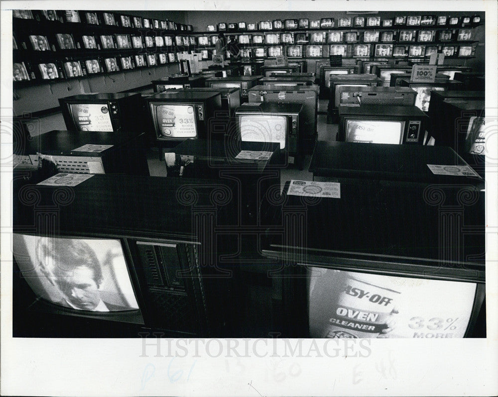 1973 Press Photo Kennedy ANd Cohen Tampa Store Television Portion - Historic Images