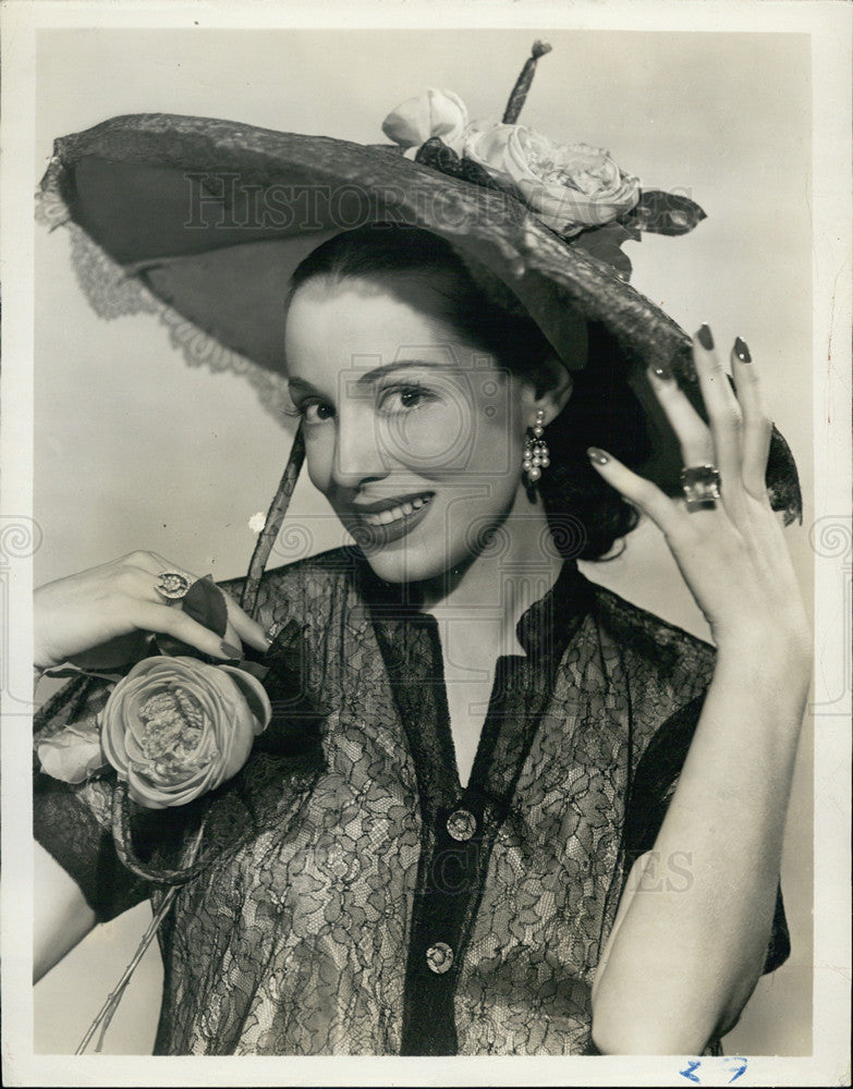 Press Photo Singer Marguerite Piazza Soprano Vocalist New York Opera Broadway - Historic Images