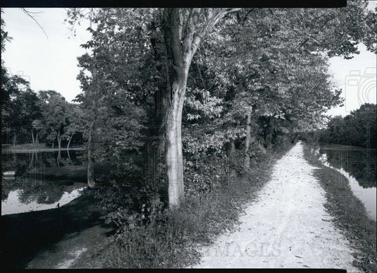 Press Photo Illinois and Michigan Canal Corridor from "Prairie Passage" - Historic Images