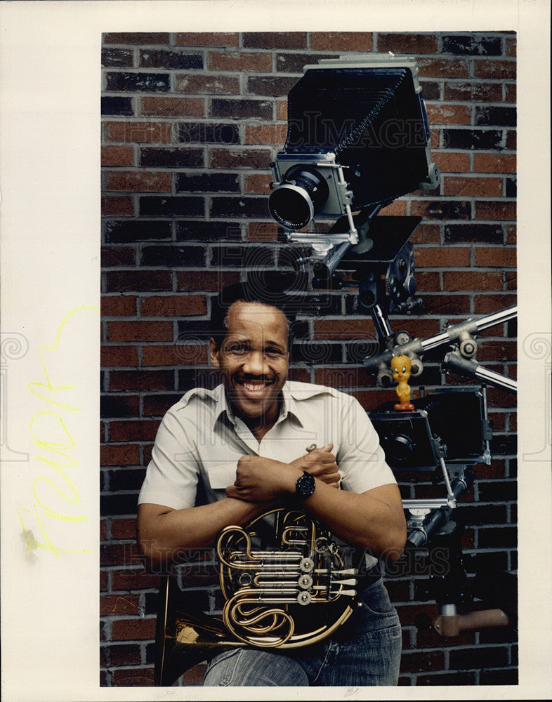 1988 Press Photo Commercial Photographer Howard Simmons of Chicago - Historic Images