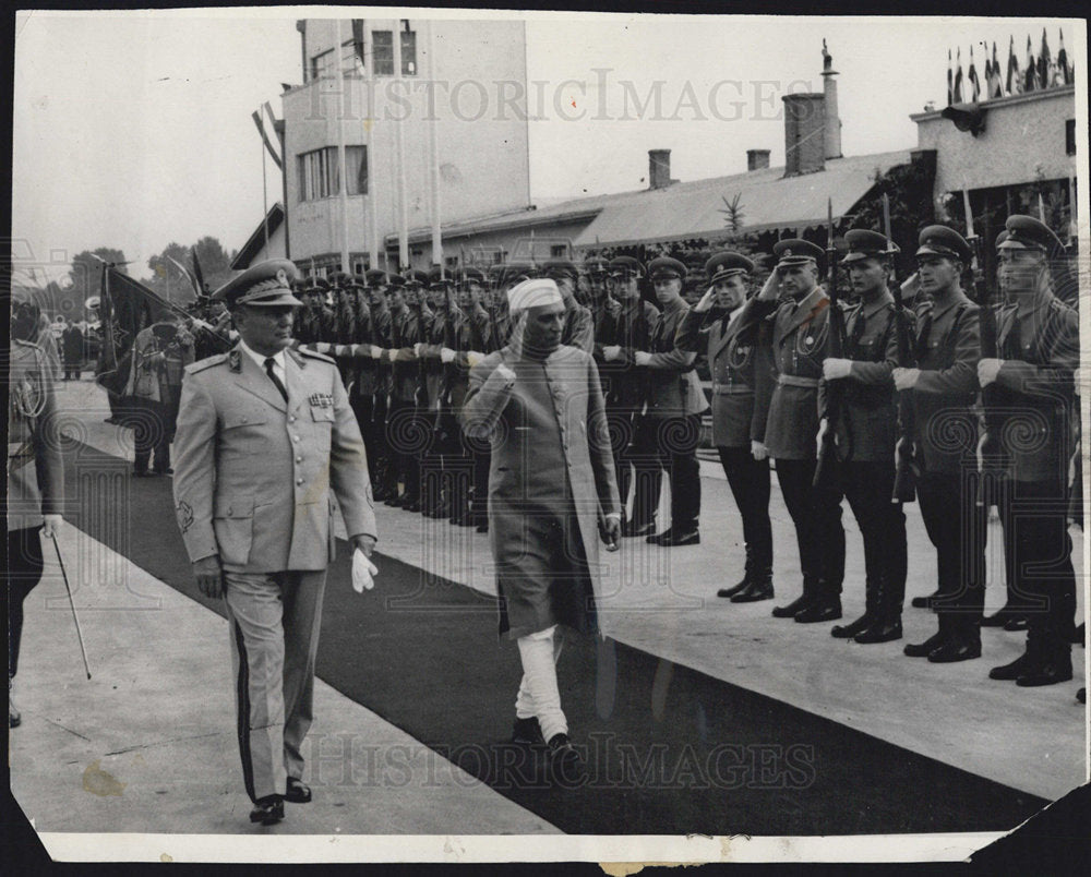 1955 Press Photo Indian Prime Minister Jawaharlal Nehru &amp; Pres Tito of Yugoslavi - Historic Images