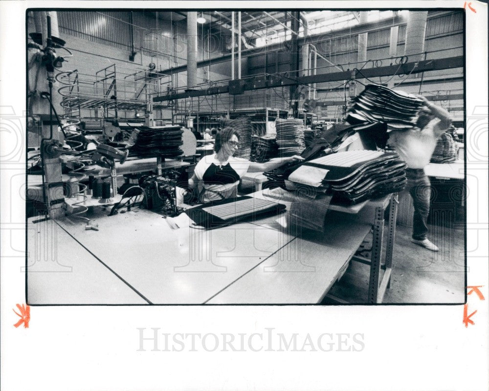 1987 General Motors Sewing Seat Covers Press Photo - Historic Images