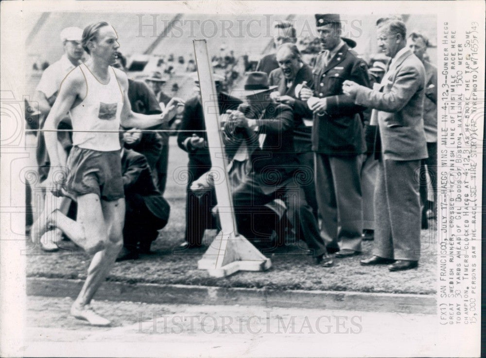 1943 Swedish Runner Gunder Haegg Press Photo - Historic Images