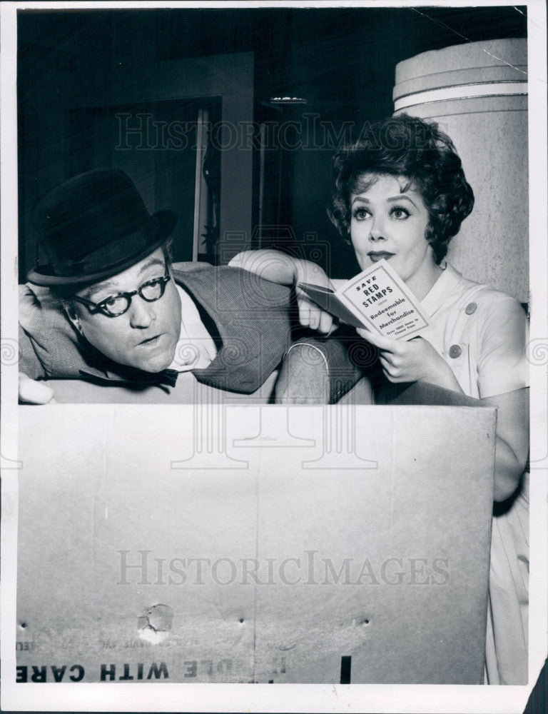 1961 Actors Red Skelton Cara Williams Press Photo - Historic Images