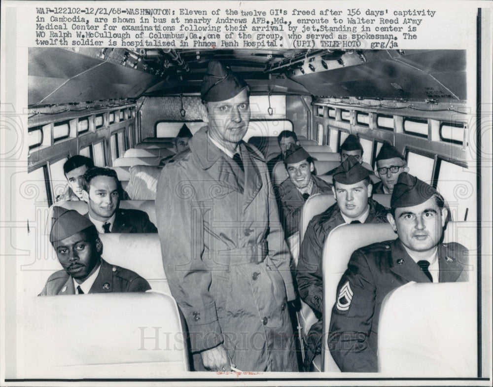 1968 Cambodia Captives Freed Press Photo - Historic Images