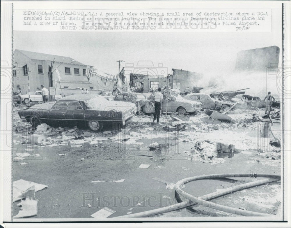 1969 Miami DC-4 Cargo Plane Crash Press Photo - Historic Images