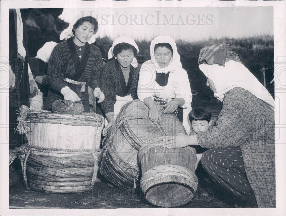 1957 Japan Island Toshima Water Delvry Press Photo - Historic Images