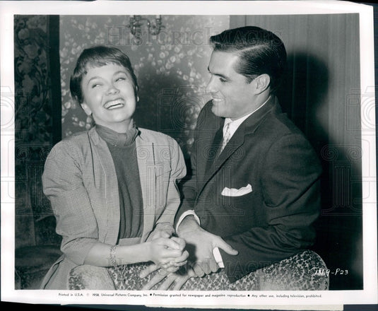 1958 Actors Lilo Pulver & John Gavin Press Photo - Historic Images