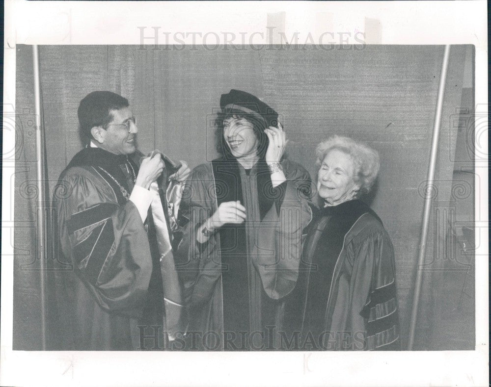 1988 Lily Tomlin Honorary Degree Press Photo - Historic Images