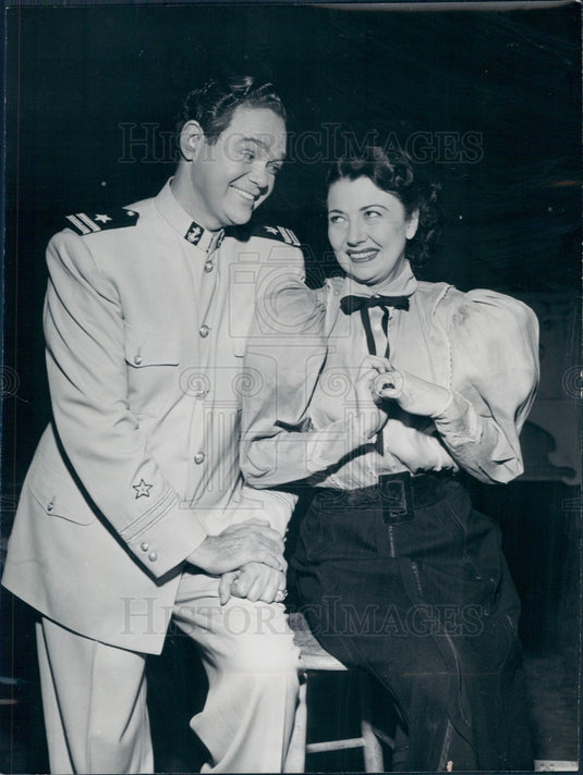 1952 Actors James Melton & Vera Vague Press Photo - Historic Images