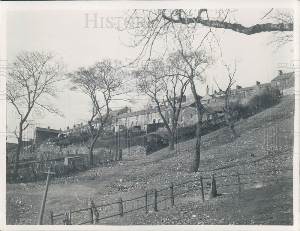 1931 Wales Mining Village Unemployed Press Photo - Historic Images